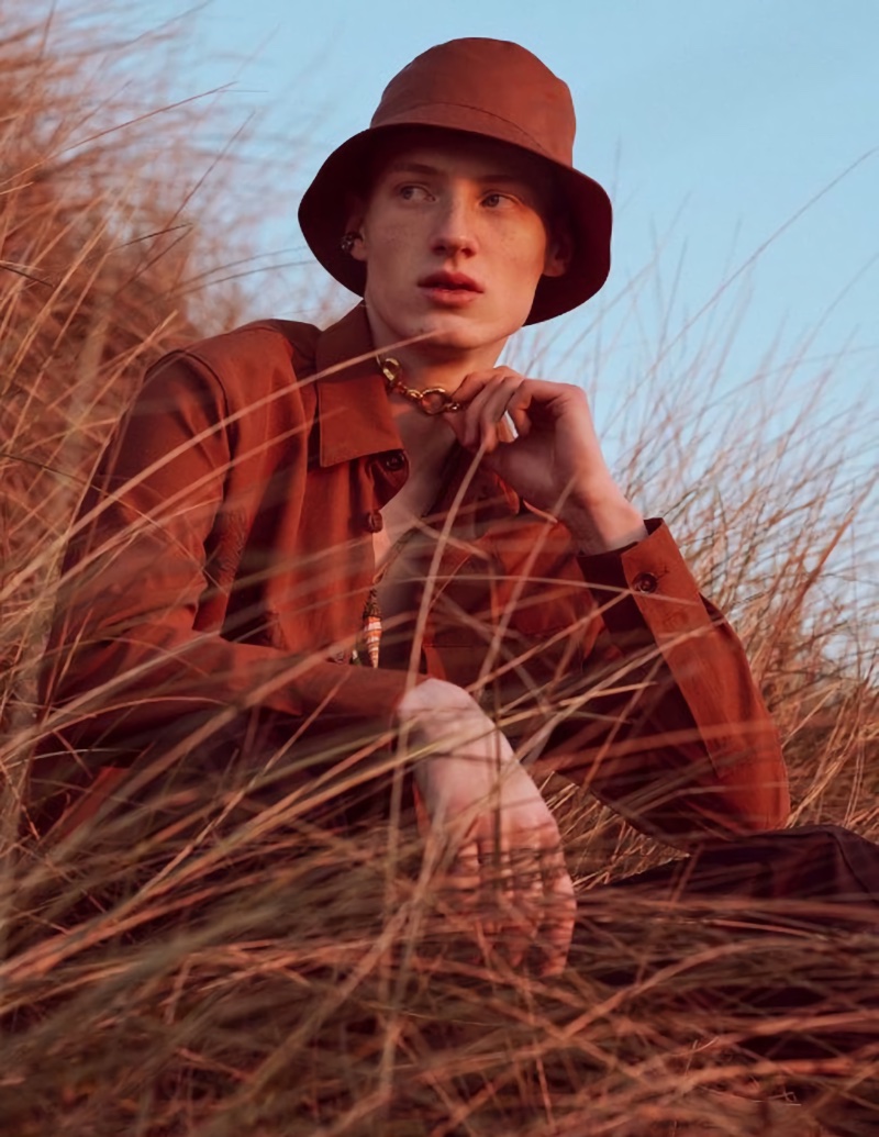 » Braien Embraces Summer's Soft Radiance for L'Officiel Hommes Italia Braien Vaiksaar 2023 LOfficiel Hommes Italia Editorial 010