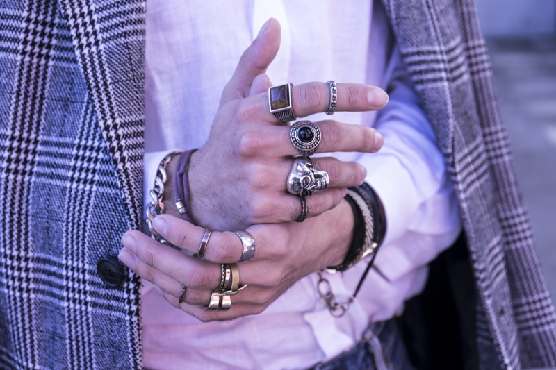 Different Trendy Rings Man » Wearing Multiple Rings: The Latest Fashion Trend Different Trendy Rings Man