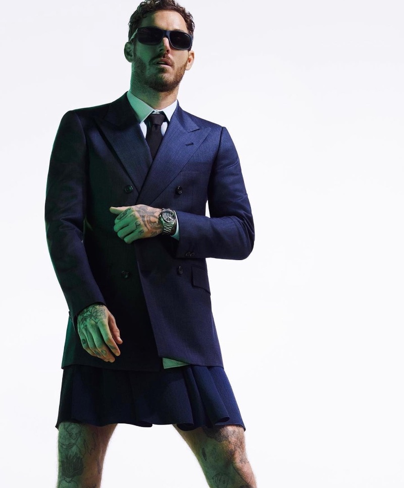 Emporio Armani Spring Summer 2023 Accessories Campaign » Emporio Armani Sees Green for Accessories Campaign Emporio Armani Spring Summer 2023 Accessories Campaign