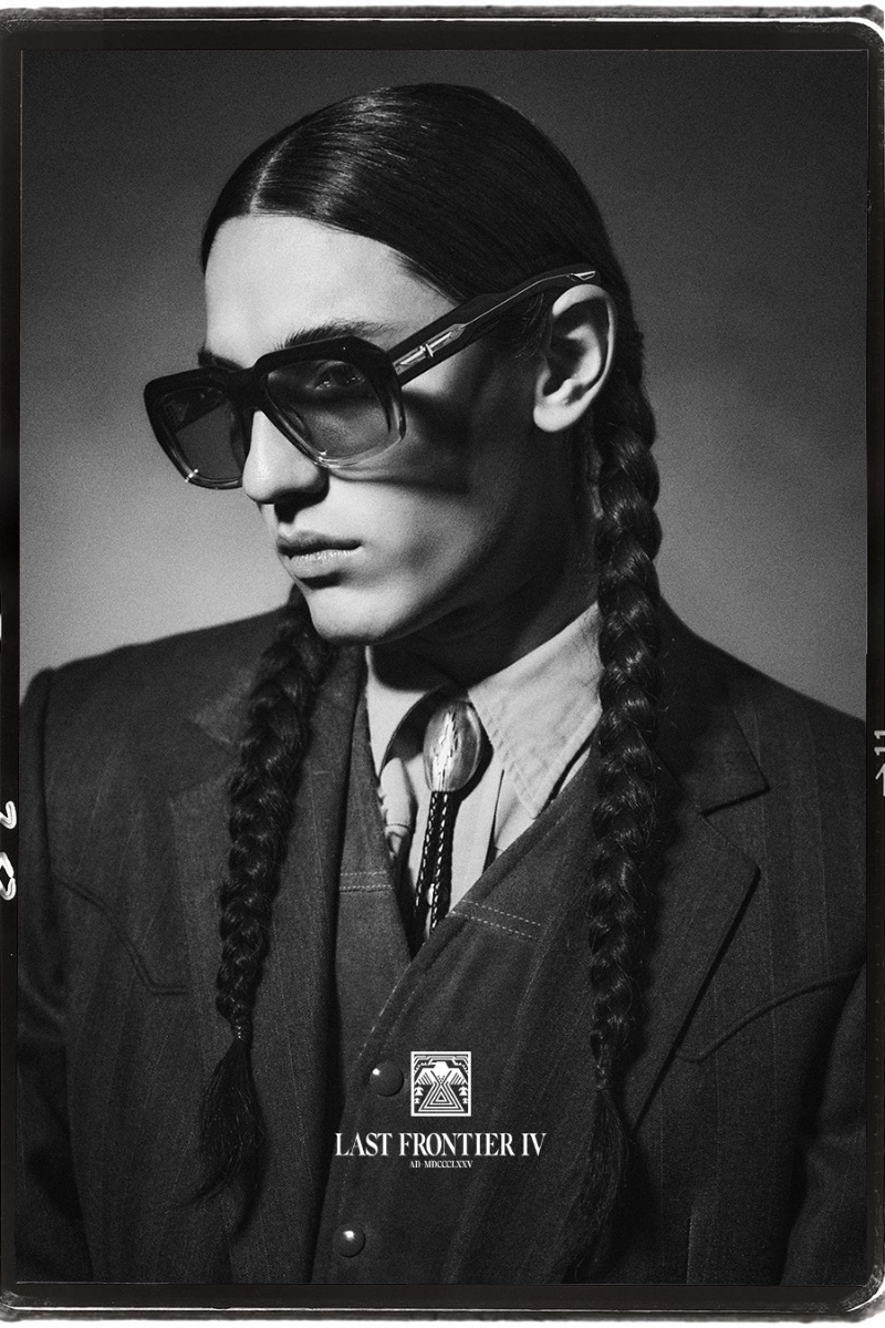 Cherokee Jack wears Jacques Marie Mage's The Cody Sunglasses.