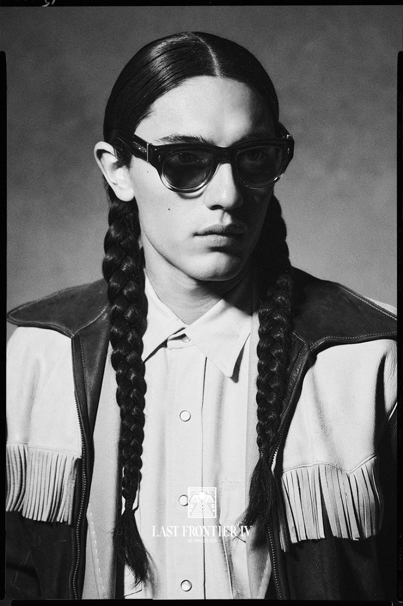 In front and center, Cherokee Jack rocks Jacques Marie Mage's The Rollingsun Sunglasses.