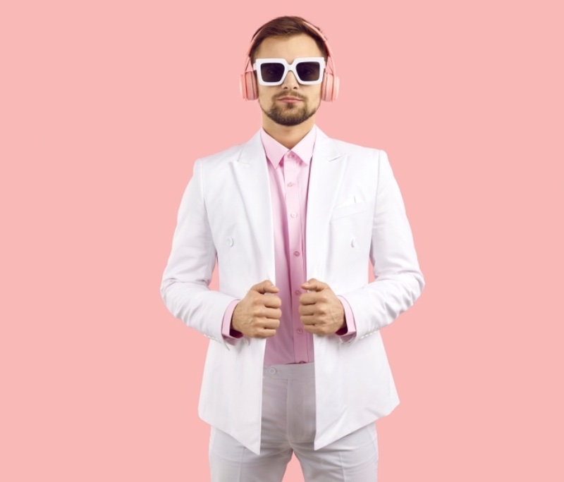 Man Wearing White Suit Pink Shirt » 5 Formal Attire Faux Pas: How to Avoid Them Man Wearing White Suit Pink Shirt