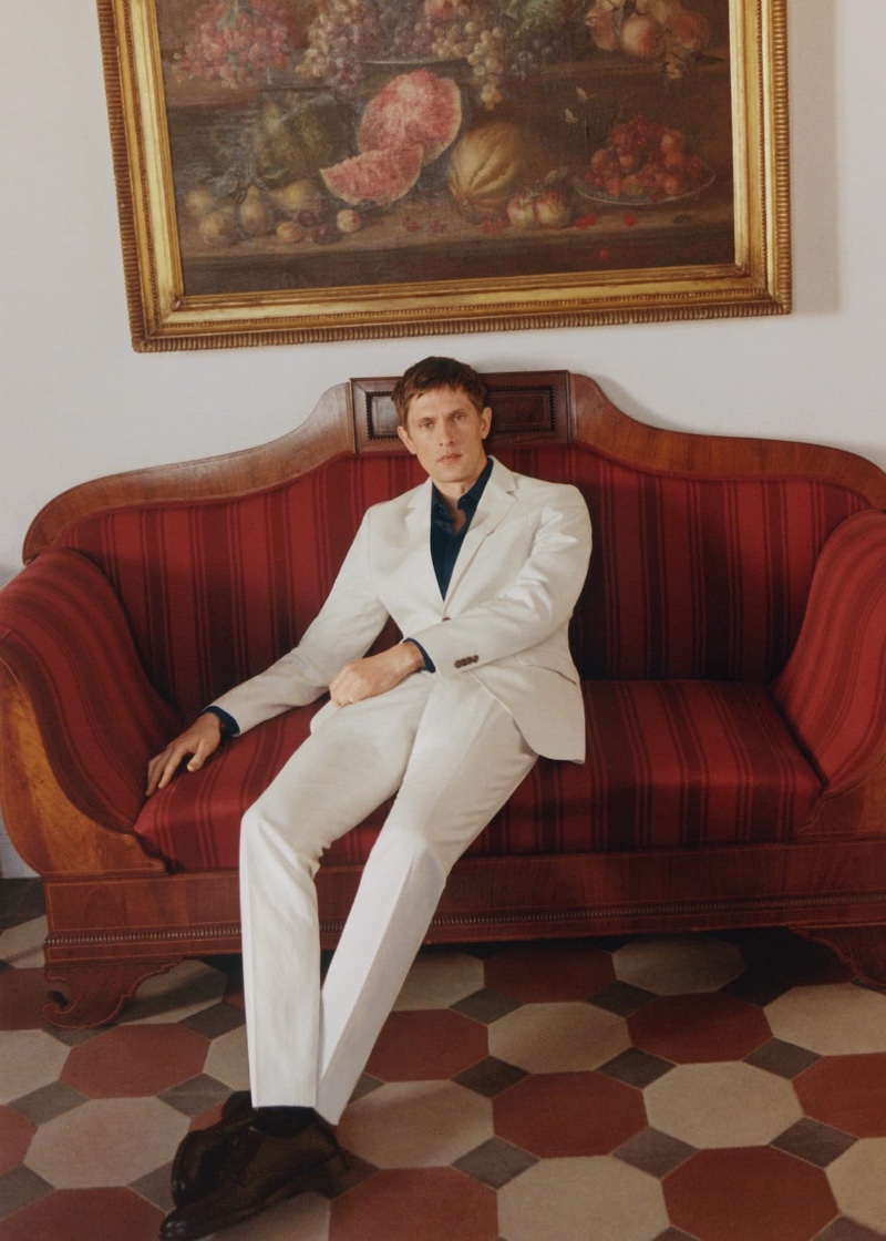 Dressed to impress, Mathias Lauridsen wears a neutral-toned linen suit. 