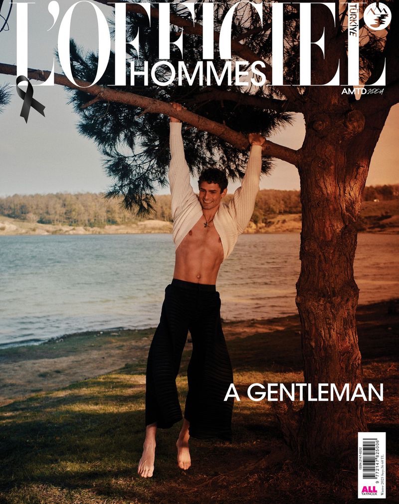 » Arthur Gosse Enjoys Golden Moments with L'Officiel Hommes Turkey Arthur Gosse LOfficiel Hommes Turkey 001