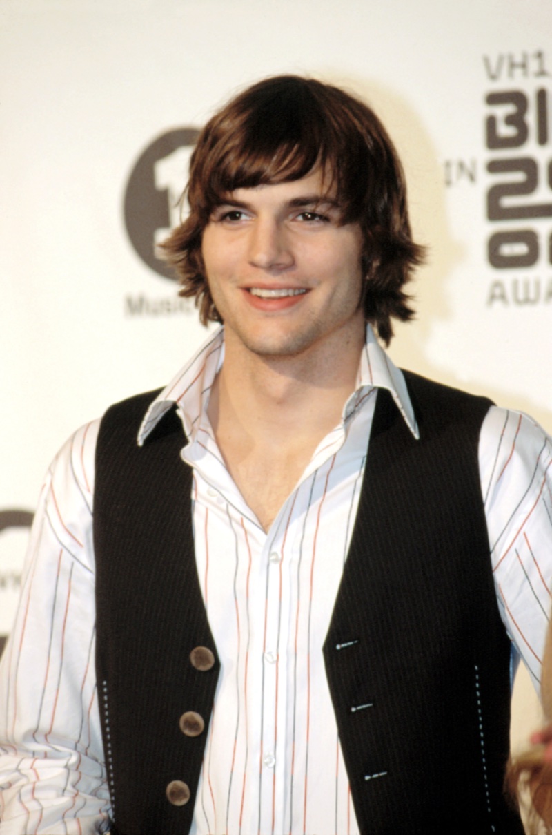 Ashton Kutcher Shaggy Hair VH1 Best in 2002 Awards