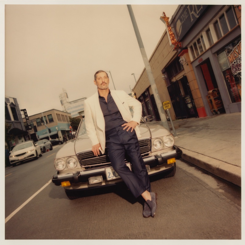 Tony Ward is a dapper vision in white and navy for Brunello Cucinelli's high summer 2023 campaign. » Tony Ward Goes Sartorial in Brunello Cucinelli Tony Ward is a dapper vision in white and navy for Brunello Cucinelli's high summer 2023 campaign.