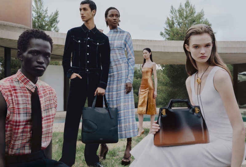 Models Mamuor Majeng and Anass Bouazzaoui embody the Ferragamo man for the brand's pre-fall 2023 campaign. » Ferragamo Unveils a Fresh Perspective for Pre-Fall '23 Campaign Models Mamuor Majeng and Anass Bouazzaoui embody the Ferragamo man for the brand's pre-fall 2023 campaign.