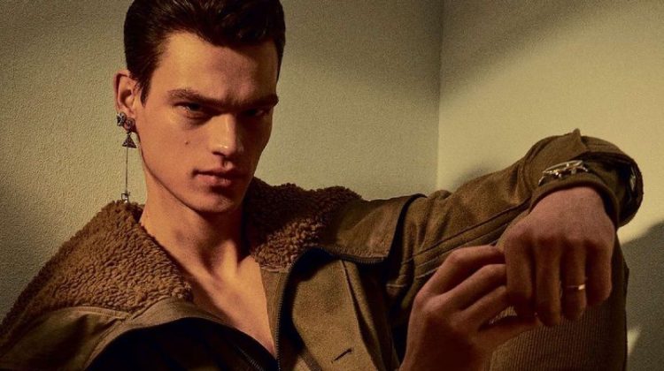 Filip Hrivnak Sports Dior Men Fall Style for Esprit