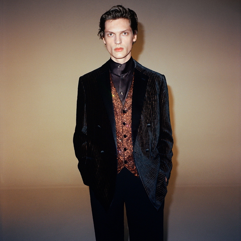 Valentin Caron exudes the glamour of tinseltown in a dashing ensemble from the Giorgio Armani Los Angeles Evening collection. » Giorgio Armani Shines with Los Angeles Evening Collection Valentin Caron exudes the glamour of tinseltown in a dashing ensemble from the Giorgio Armani Los Angeles Evening collection.