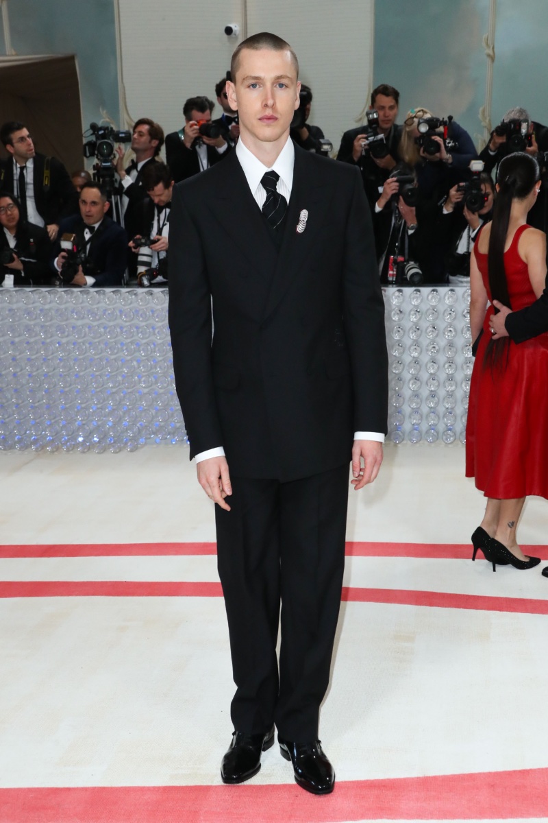 Harris Dickinson wears Dunhill to the 2023 Met Gala. 