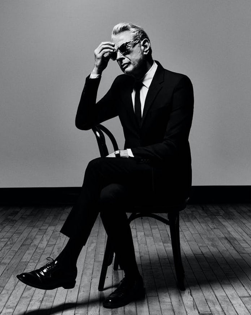 A sartorial vision in an elegant black suit, Jeff Goldblum adds a pop to his ensemble with his Jacques Marie Mage zebra print JEFF sunglasses. » Jeff Goldblum for Jacques Marie Mage: Eccentric Elegance A sartorial vision in an elegant black suit, Jeff Goldblum adds a pop to his ensemble with his Jacques Marie Mage zebra print JEFF sunglasses.