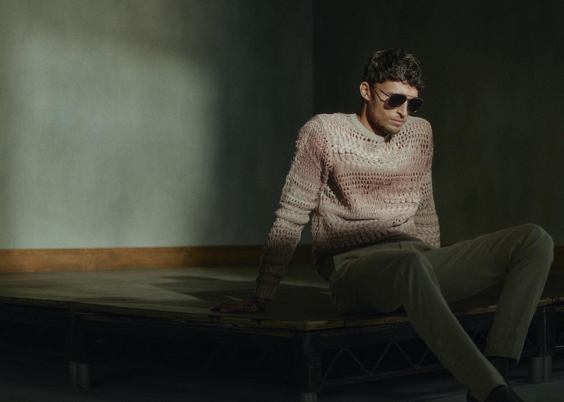 Harvey Newton-Haydon wears a cherrywood leather racer jacket. » John Varvatos Pre-Fall 2023: Romance & Reverb Harvey Newton-Haydon wears a cherrywood leather racer jacket.