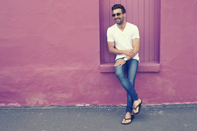 Man Wearing Flip Flops » The Benefits of Arch Support Thongs for Foot Health Man Wearing Flip Flops