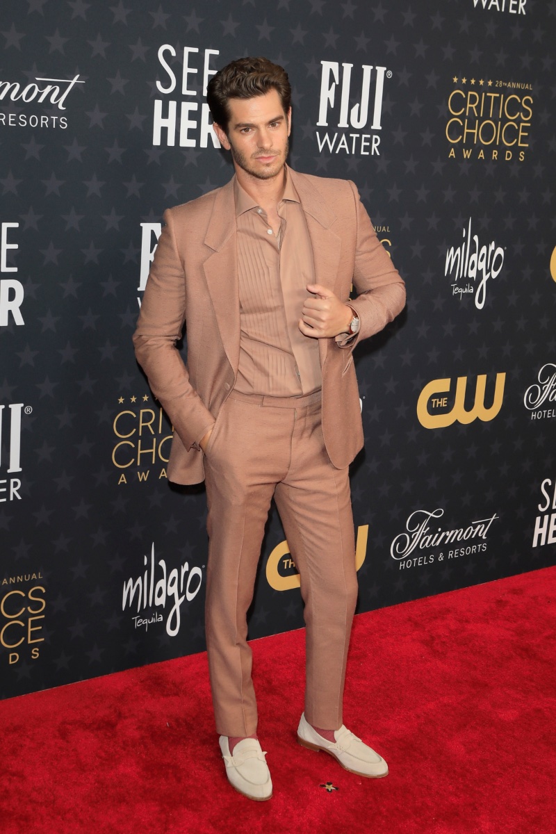 Andrew Garfield makes a splash at the 28th Annual Critics Choice Awards in a monochrome look. Garfield wears a neutral-colored outfit from Zegna with suede loafers. » Monochromatic Outfits for Men: Mastering Monochrome Andrew Garfield makes a splash at the 28th Annual Critics Choice Awards in a monochrome look. Garfield wears a neutral-colored outfit from Zegna with suede loafers.