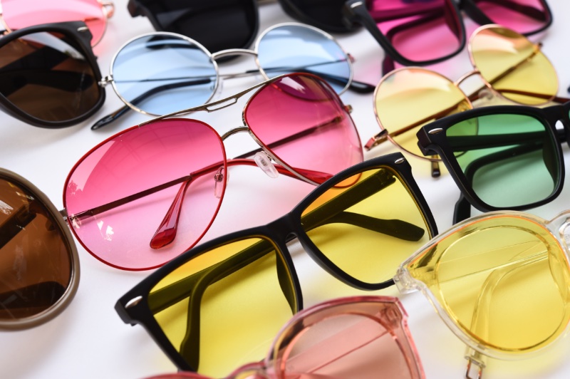Sunglasses with Colored Lenses 90s Fashion