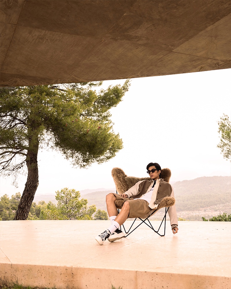 Xiangyu Li takes the spotlight for Wormland's spring-summer 2023 campaign. » Wormland Travels to Solo House for Stylish Campaign Xiangyu Li takes the spotlight for Wormland's spring-summer 2023 campaign.