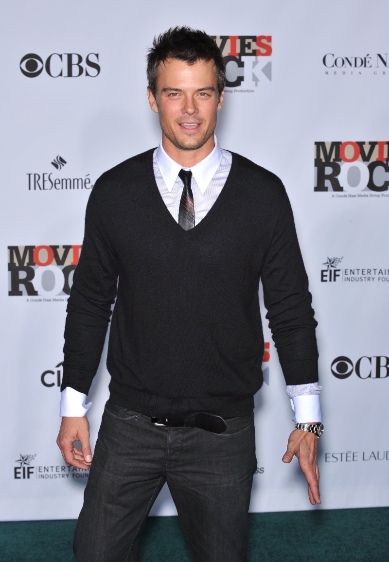 2000s Fashion Men Metrosexual V-Neck Sweater Shirt Tie Josh Duhamel