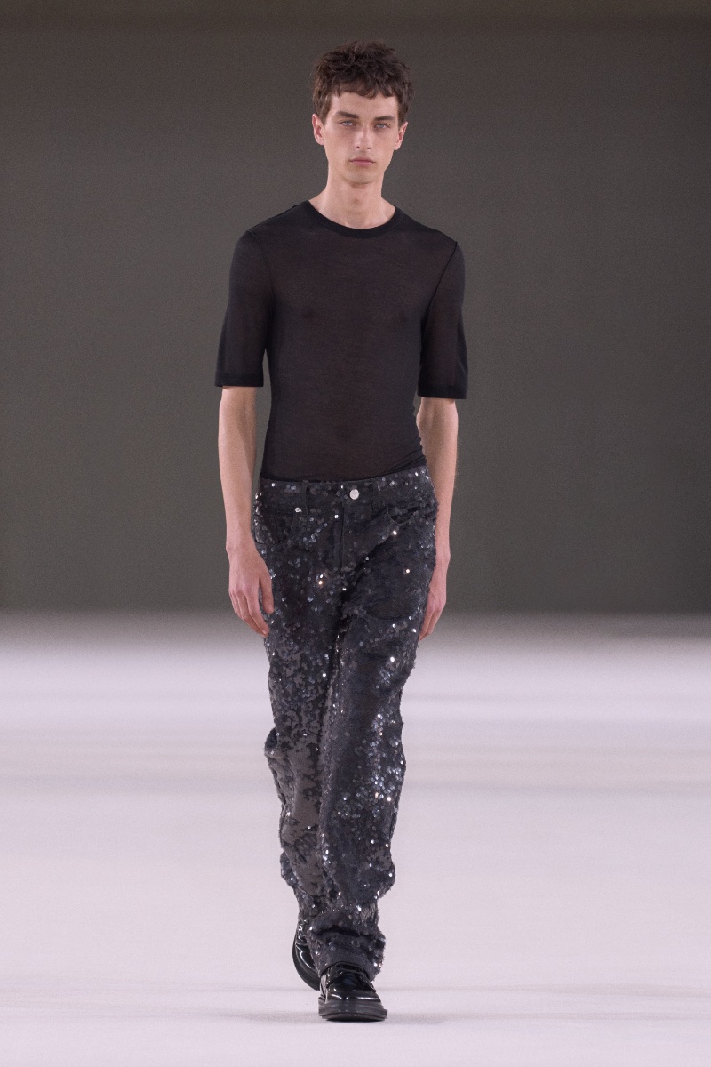 » AMI Spring 2024: A Minimalist Touch AMI Spring Summer 2024 Collection Men 013
