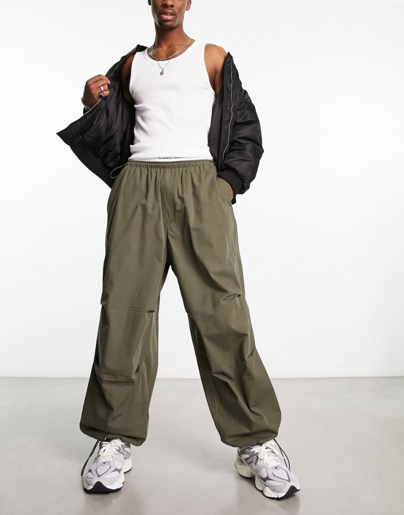 Relaxed fit pleated pants-White