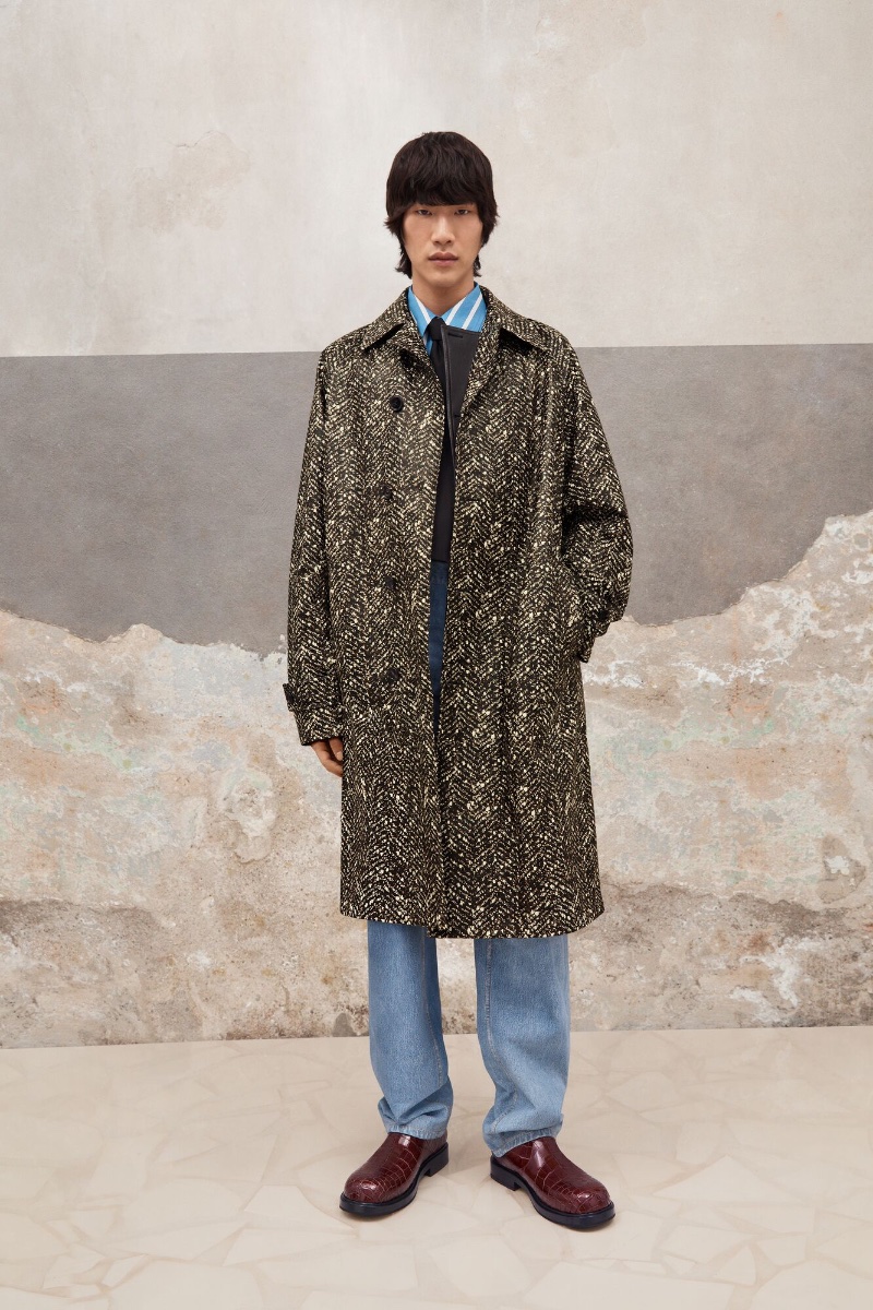 » Bottega Veneta Pre-Fall 2023: The Extraordinary Ordinary Bottega Veneta Pre Fall 2023 Collection Men 001
