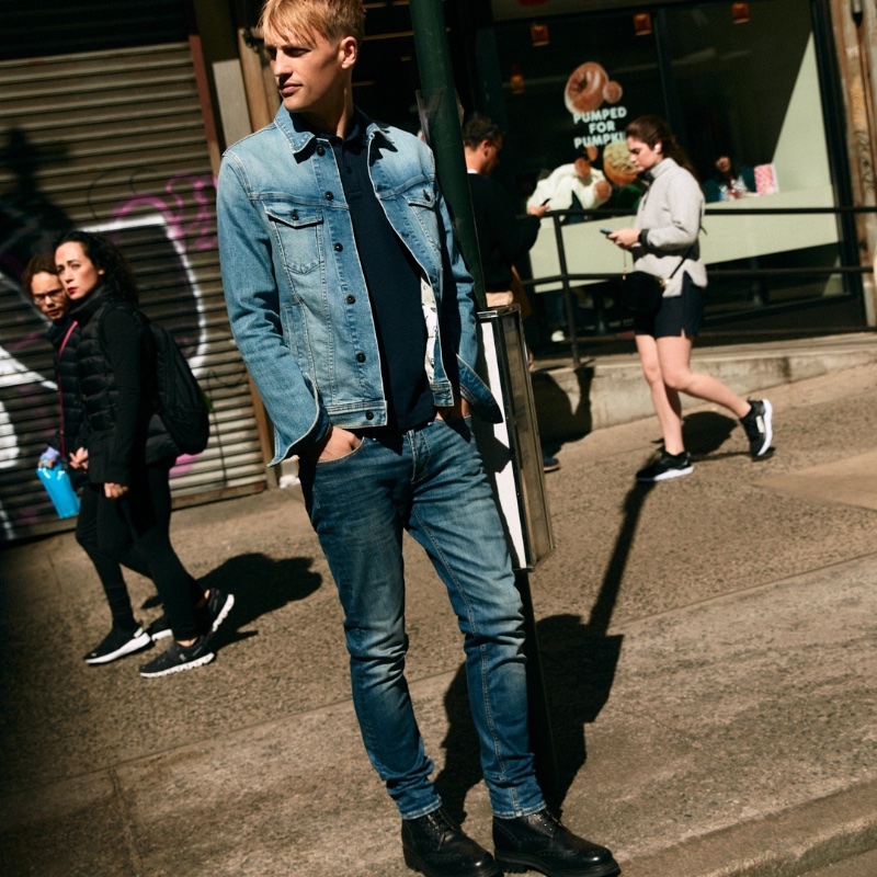 Exploring the streets of New York, Victor Nylander takes the lead in DENHAM's spring-summer 2023 campaign.