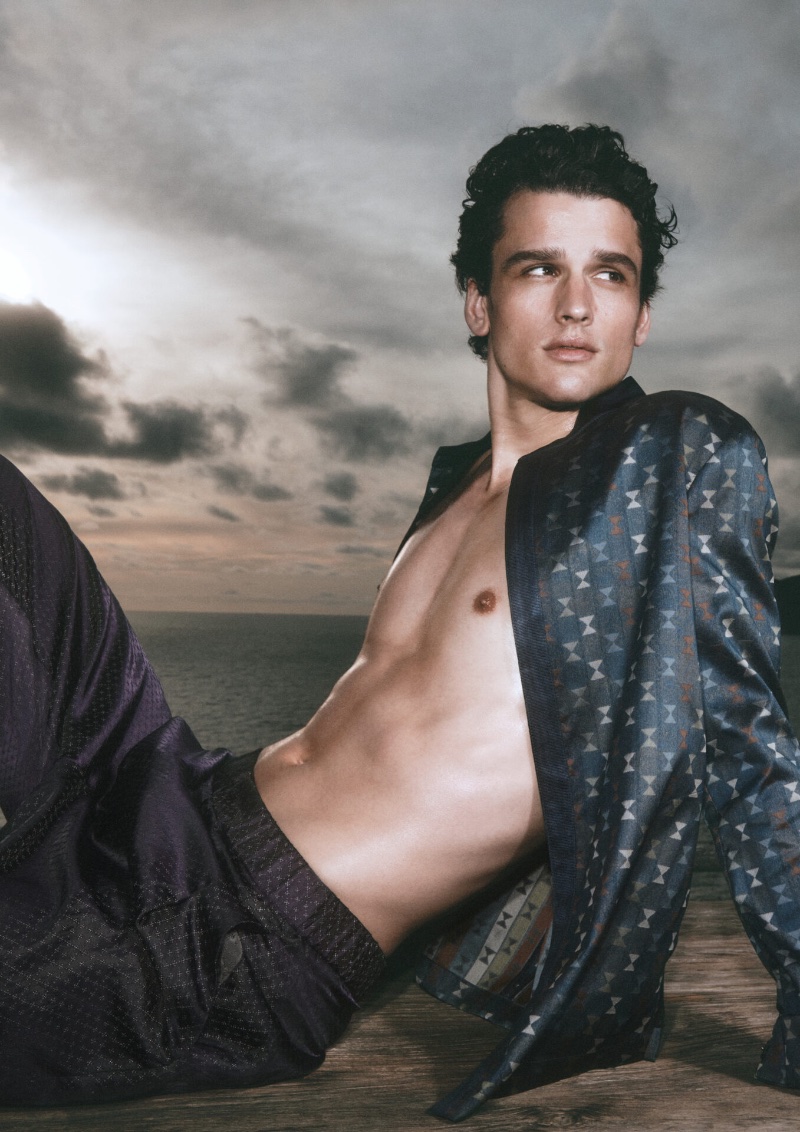 » Giorgio Armani Mare Summer 2023: Relaxed Elegance Giorgio Armani Mare Spring Summer 2023 Campaign 005