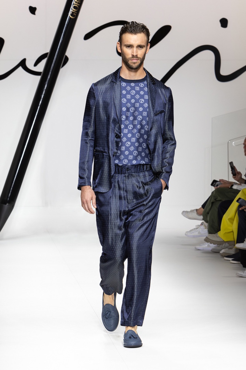 Giorgio Armani Spring 2024: Weaving a Story