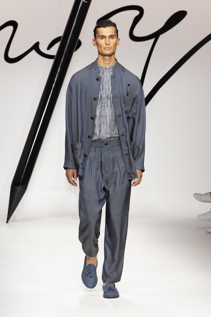 Giorgio Armani Spring 2024: Weaving a Story