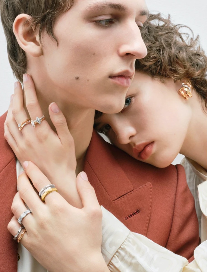 Saul Symon and Maja Zimnoch make an appearance in the Gucci Link to Love campaign. 