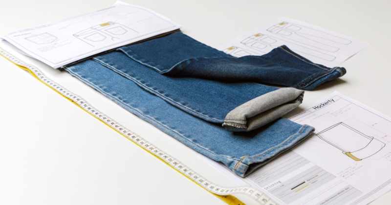 Hockerty offers its Made-to-Measure jeans in different rinses.