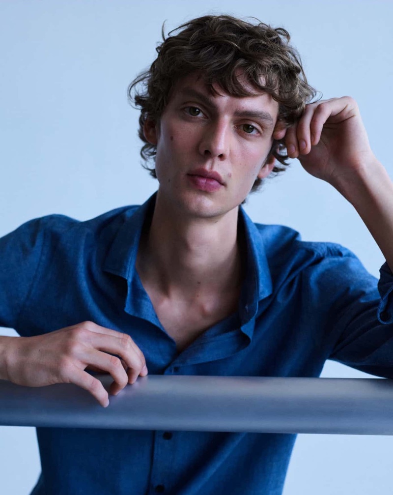» Bluish: Leon Dame Rocks Blue Fashions for Massimo Dutti Leon Dame Massimo Dutti 2023 008