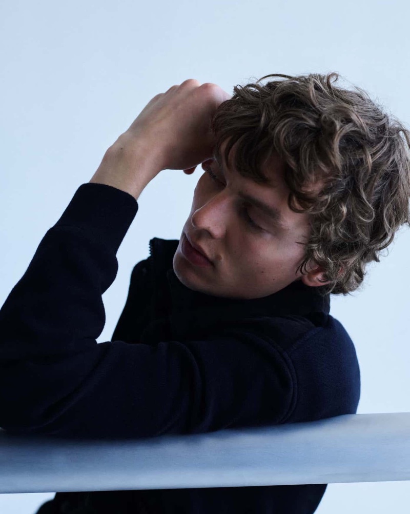 » Bluish: Leon Dame Rocks Blue Fashions for Massimo Dutti Leon Dame Massimo Dutti 2023 012