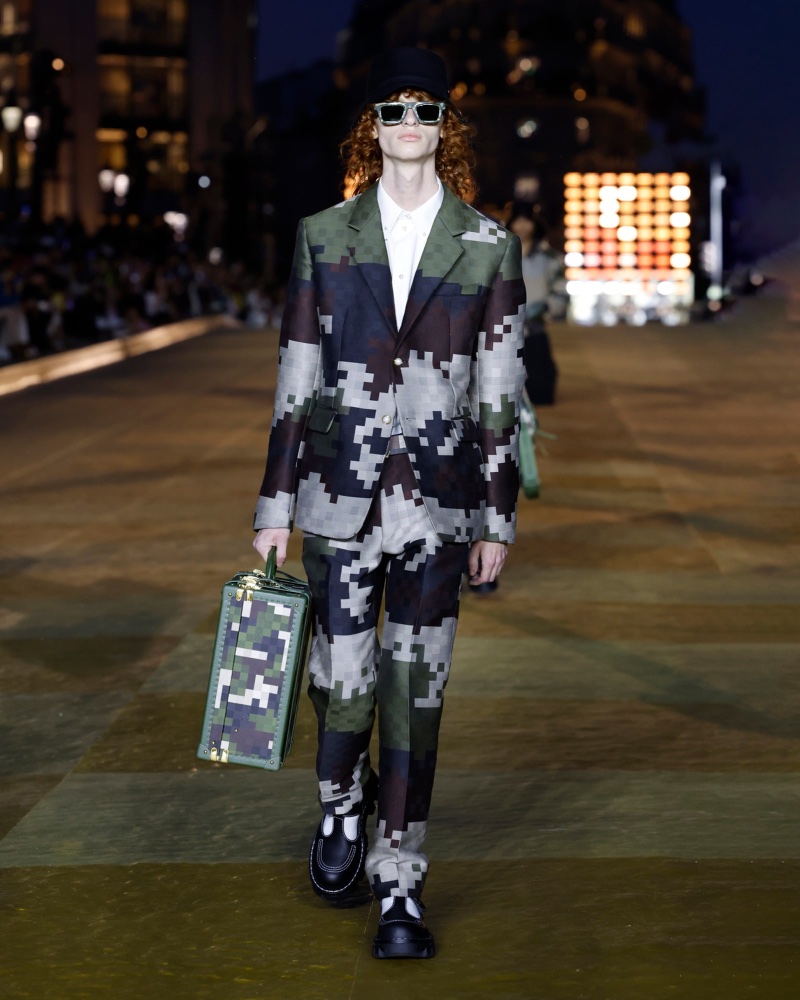 Louis Vuitton Spring-Summer 2023 Men's show pays a last tribute to