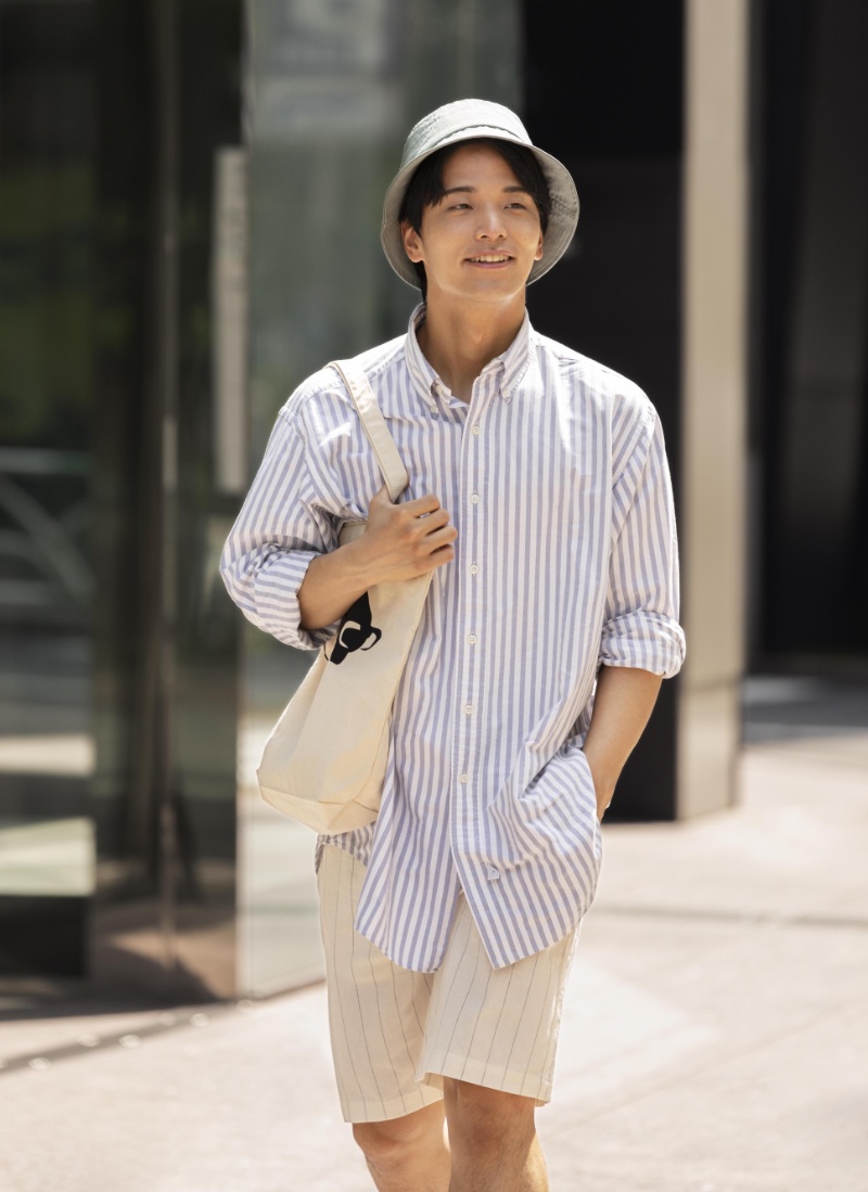 Man Striped Shirt Shorts Tote Straw Hat Asian