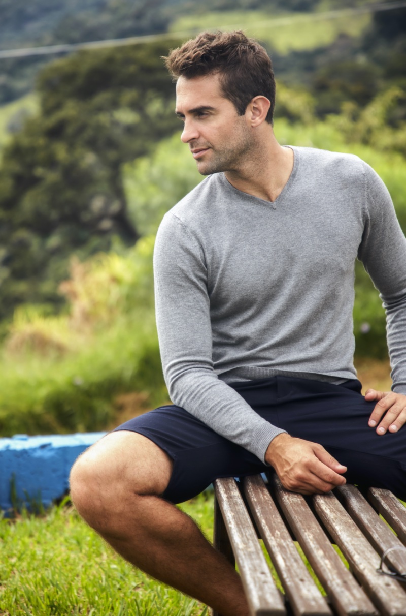 Mens Shorts Outfits V-Neck Sweater » Men's Shorts Outfits: The Best in Modern Style Mens Shorts Outfits V-Neck Sweater