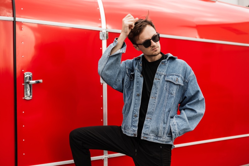 Minimalist Wardrobe Men Denim Jacket » Minimalist Wardrobe Essentials for Men: The Ultimate Guide Minimalist Wardrobe Men Denim Jacket