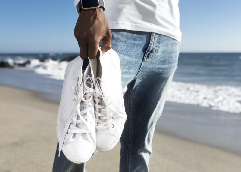 Minimalist Wardrobe Men White Sneakers