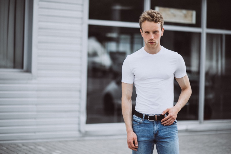 Minimalist Wardrobe Men White T-Shirt