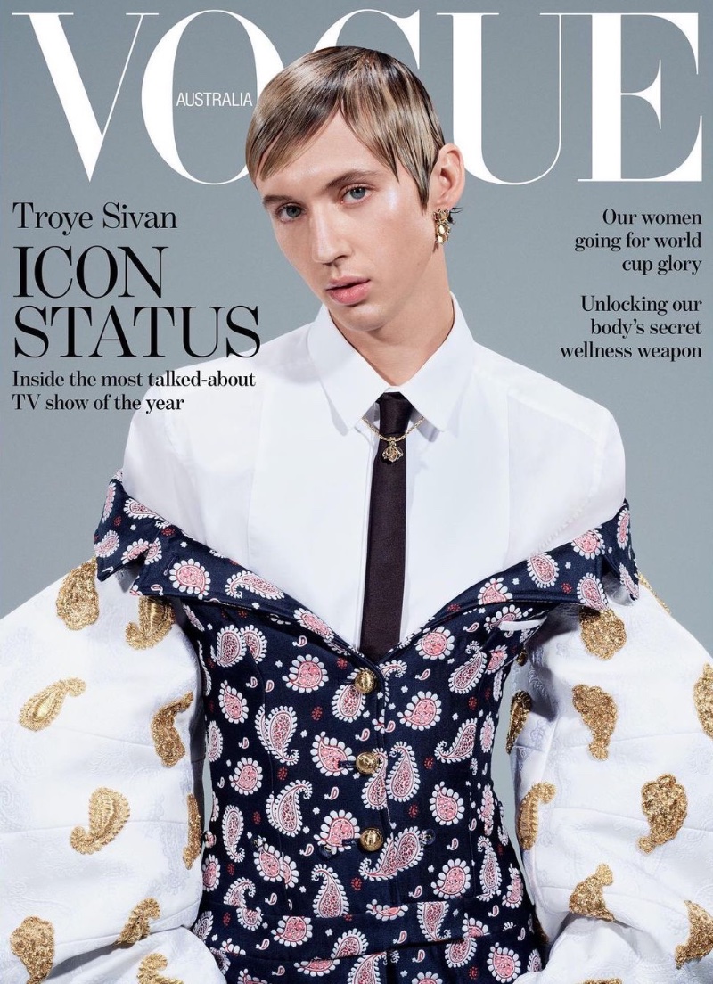 Embracing gender-bending fashion, Troye Sivan covers the July 2023 issue of Vogue Australia. » Troye Sivan Covers Vogue Australia in Thom Browne Embracing gender-bending fashion, Troye Sivan covers the July 2023 issue of Vogue Australia.