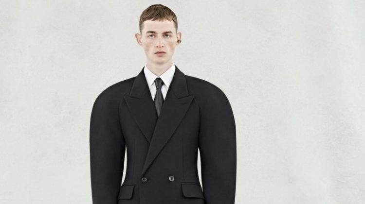 ALEXANDER MCQUEEN'S PRE SPRING SUMMER 2024 MENSWEAR COLLECTION