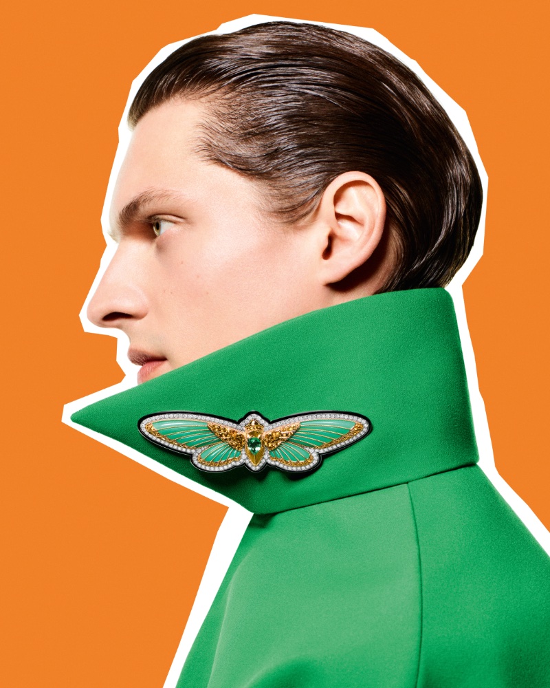 Boucheron mimics iron-on badges with its thin brooches for its Carte Blanche, More is More, High jewelry collection. » Boucheron Carte Blanche Campaign: More is More Boucheron mimics iron-on badges with its thin brooches for its Carte Blanche, More is More, High jewelry collection.