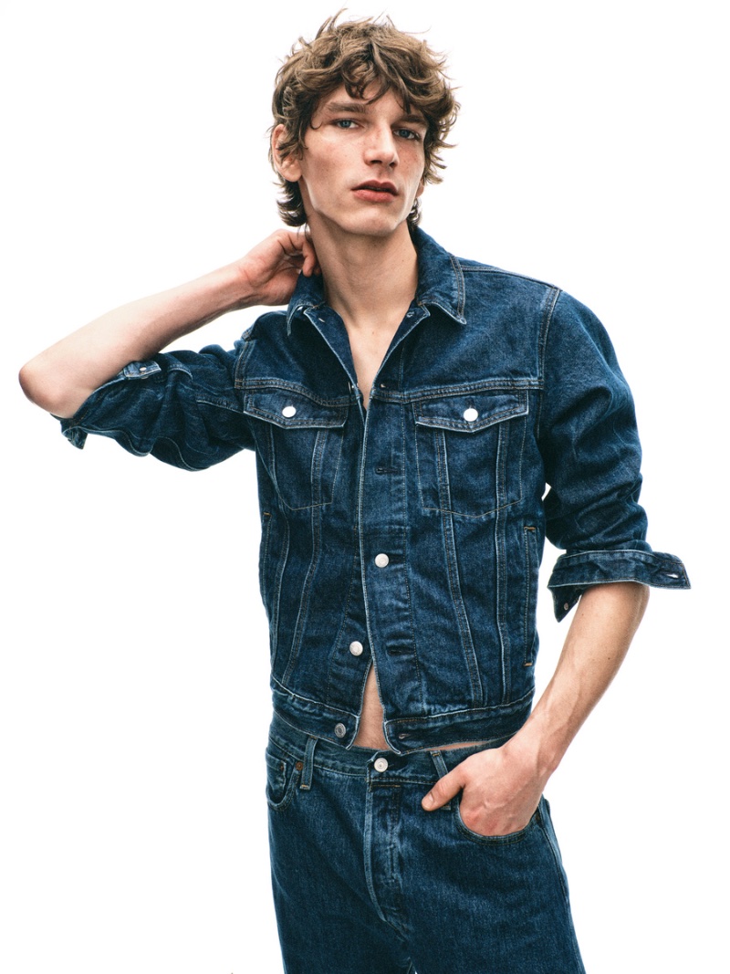Ready for the spotlight, Erik van Gils rocks a jean jacket with classic blue jeans.