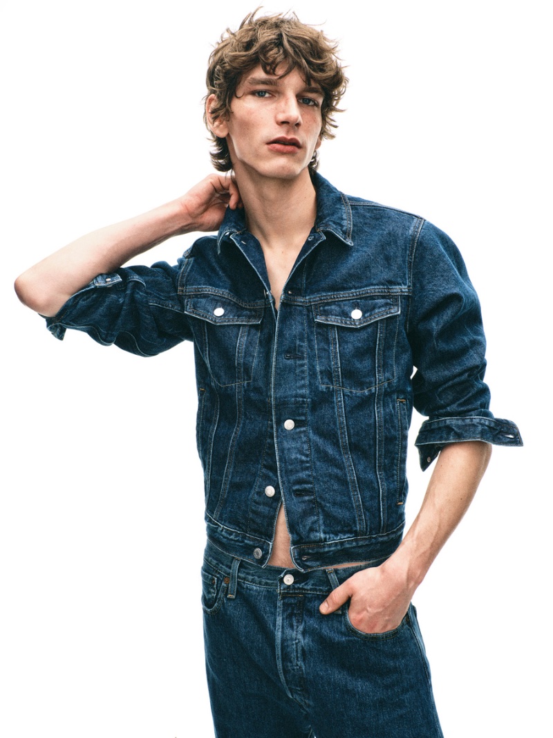 Ready for the spotlight, Erik van Gils rocks a jean jacket with classic blue jeans. » Denim Inspiration: H&M Shares the Spotlight with Levi's Ready for the spotlight, Erik van Gils rocks a jean jacket with classic blue jeans.