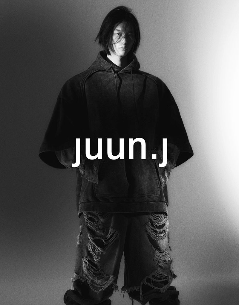 » Juun.J Fall 2023 Campaign: Distinct Silhouettes Spotlighted JuunJ Fall Winter 2023 Campaign Men 003