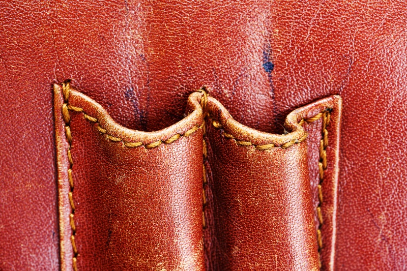 Leather Briefcase Ink Stain » Leather Bag Care: The Best Tips for Maintenance & Storage Leather Briefcase Ink Stain