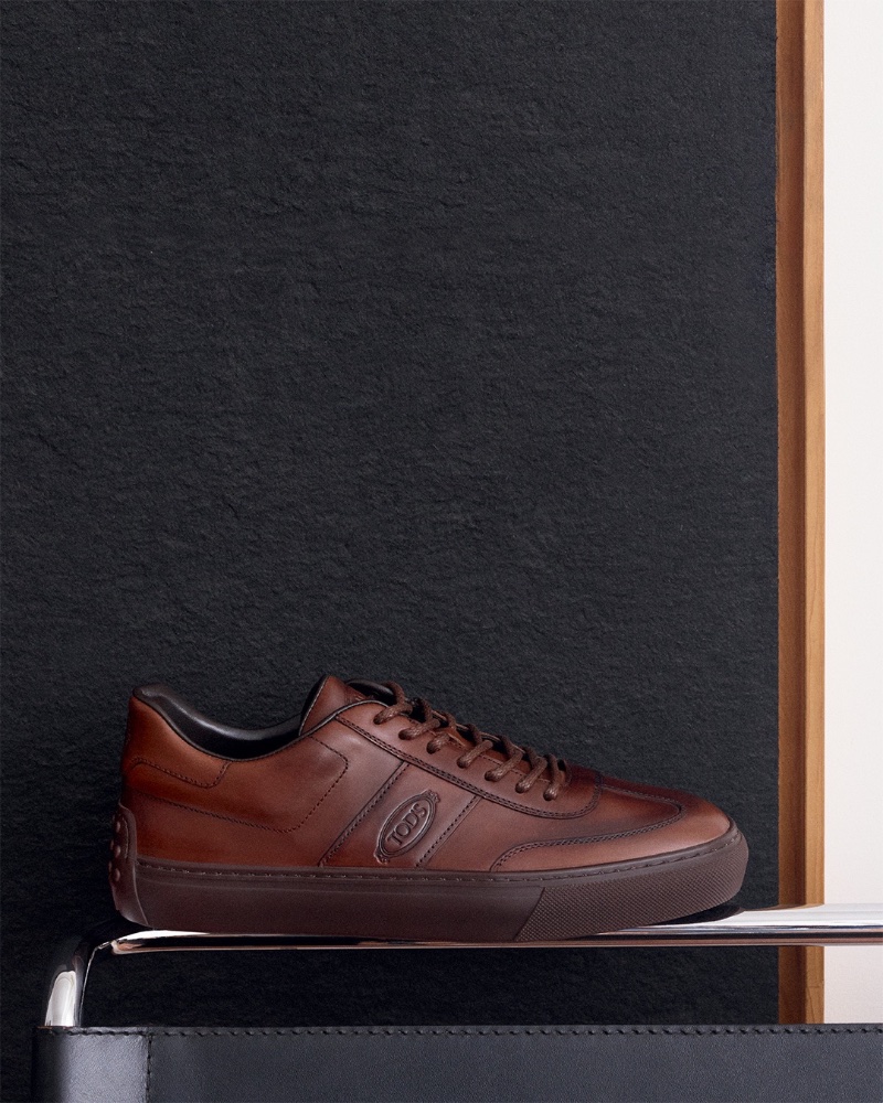 Brown leather sneakers take the spotlight for Tod's pre-fall 2023 collection.