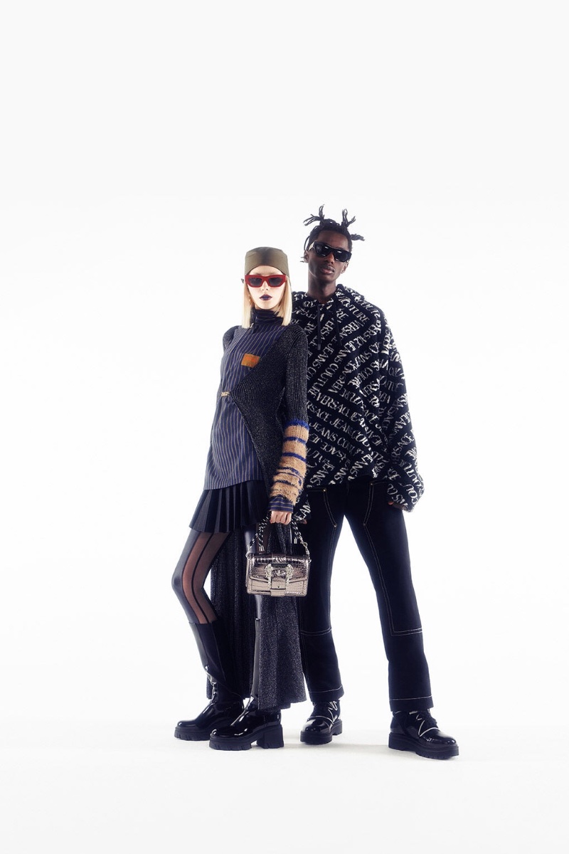 » Versace Jeans Couture Fall 2023: A Bold Splash of Nostalgia Versace Jeans Couture Fall Winter 2023 Collection Men 004