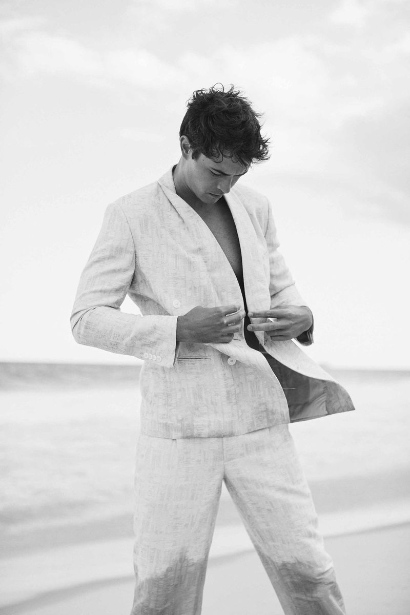 » Francisco Lachowski Embraces Beach Vibes for Numéro NL Francisco Lachowski Numero Netherlands 2023 004