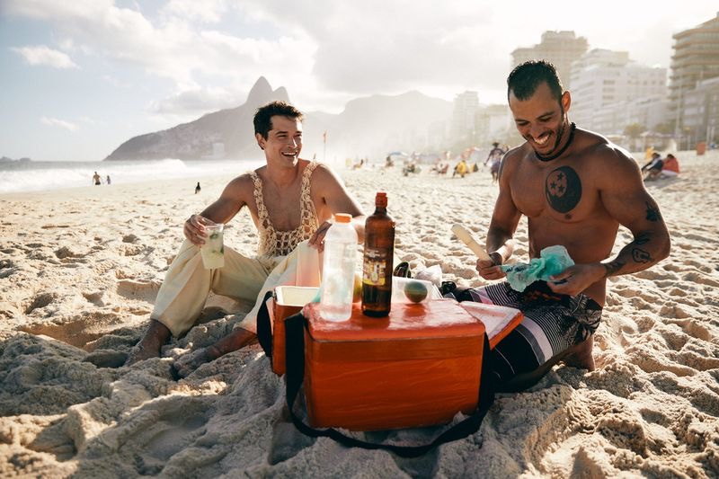 » Francisco Lachowski Embraces Beach Vibes for Numéro NL Francisco Lachowski Numero Netherlands 2023 022