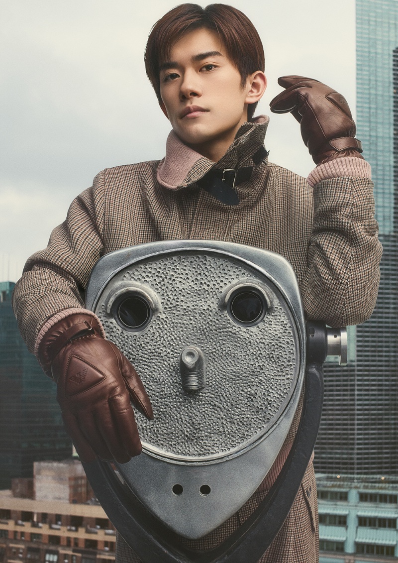 Reuniting with Emporio Armani for fall-winter 2023, Jackson Yee stars in the brand's new campaign. 